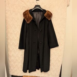 Surrella Vintage Wool Black Coat with Brown Fur Collar